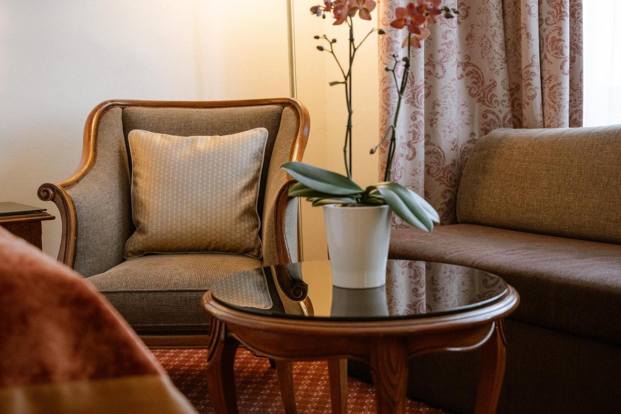 Hotel City Central Vienna Room photo